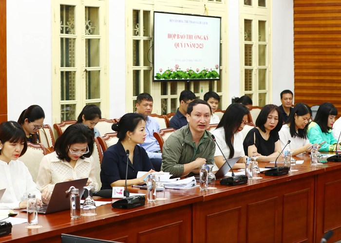 Nhìn thẳng vào vướng mắc, tháo gỡ tồn đọng kéo dài tại Hãng phim truyện Việt Nam - Anh 12