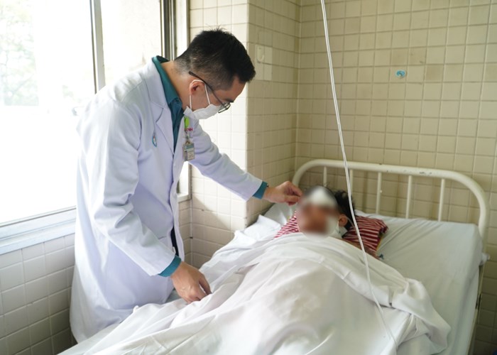 Tự học chế tạo pháo nổ trên mạng, 2 nam sinh thương vong - Anh 1