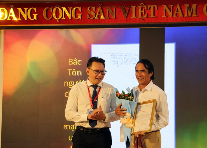 Tưởng niệm 43 năm ngày mất Chủ tịch Tôn Đức Thắng - Anh 3