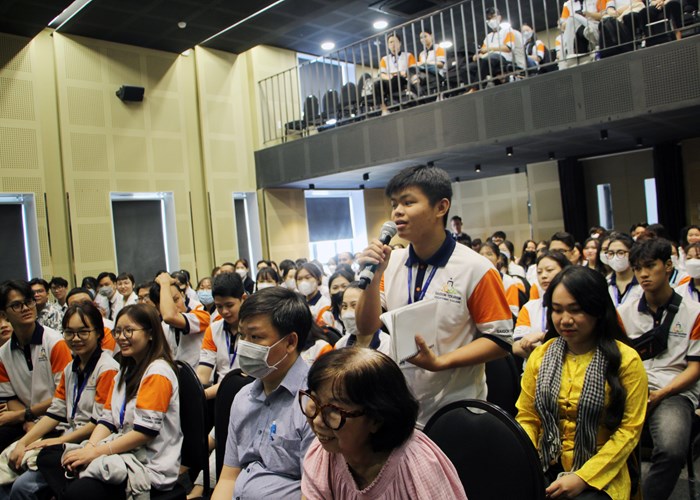 Sinh viên đi tìm chất liệu văn hóa cho du lịch - Anh 2