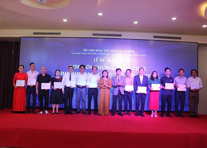 Bế mạc lớp bồi dưỡng kiến thức định hướng, chỉ đạo nghệ thuật, tổng đạo diễn năm 2023 - Anh 4