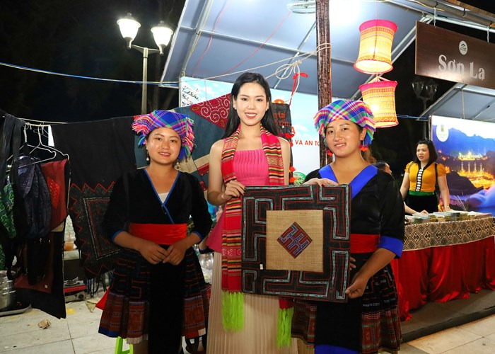 Rực rỡ sắc màu Tây Bắc tại Cần Thơ - Anh 3