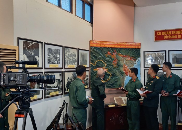 Hoàn thành phim tài liệu 