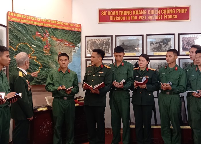 Hoàn thành phim tài liệu 
