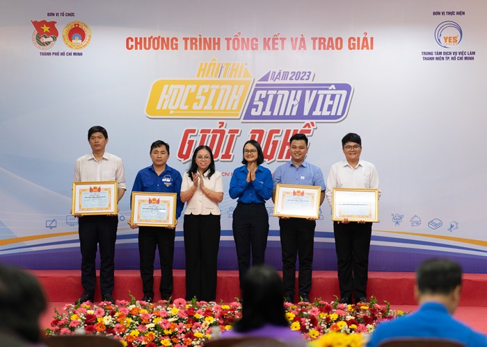 Vinh danh 129 học sinh, sinh viên giỏi nghề năm 2023 - Anh 3