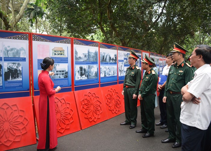 Những hình ảnh xúc động tại Triển lãm “Bác Hồ với Đá Chông - K9” - Anh 3