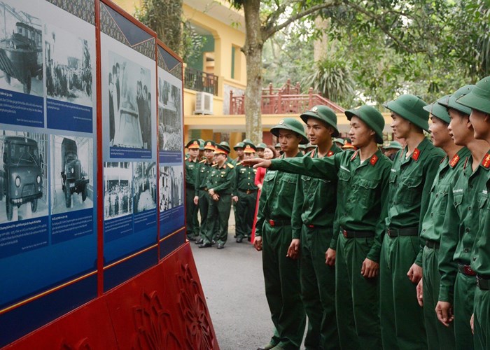 Những hình ảnh xúc động tại Triển lãm “Bác Hồ với Đá Chông - K9” - Anh 4