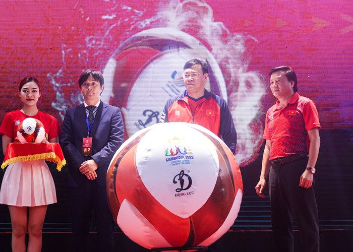 Công bố trang phục Đoàn Thể thao Việt Nam 2023 - Anh 1