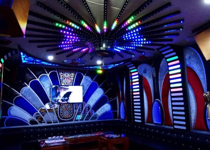 Tháo gỡ khó khăn trong quản lý kinh doanh karaoke, vũ trường - Anh 2