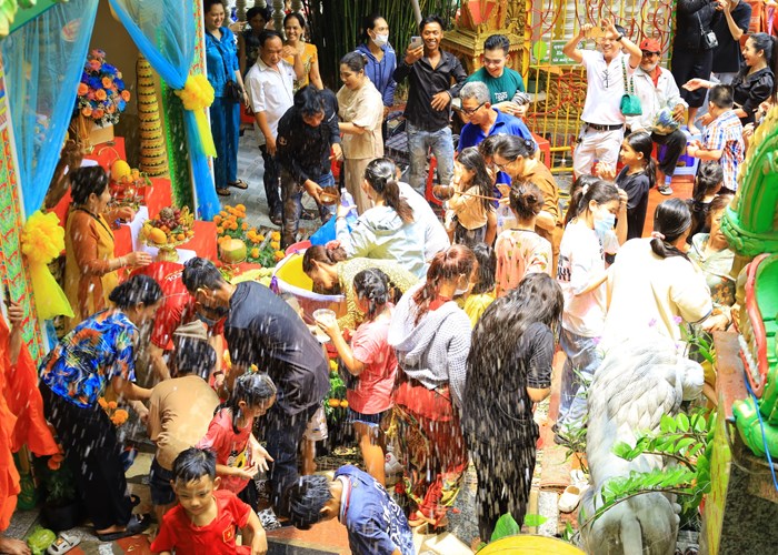 Đồng bào Khmer Cần Thơ đón Tết Chôl Chnăm Thmây vui tươi, phấn khởi - Anh 6