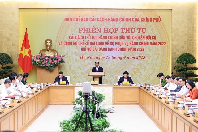 Thủ tướng: Giải quyết thủ tục cho người dân và doanh nghiệp kịp thời, không phiền hà, sách nhiễu - Anh 1