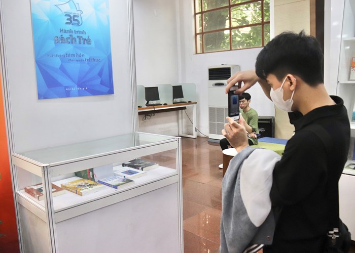 Ngày Sách và Văn hóa đọc Việt Nam năm 2023: Sách cho tôi, cho bạn - Anh 6