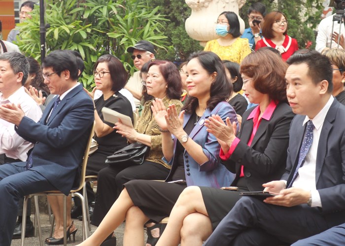 Ngày Sách và Văn hóa đọc Việt Nam năm 2023: Sách cho tôi, cho bạn - Anh 1