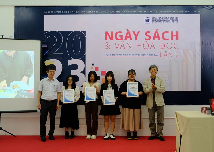 Trường ĐH Mỹ thuật TP.HCM trưng bày gần 1.000 đầu sách tại Ngày Sách và Văn hóa đọc 2023 - Anh 3