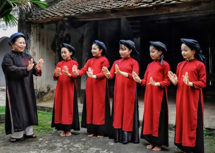 Hơn 200 hình ảnh tại triển lãm “Di sản văn hóa, du lịch các vùng Kinh Đô Việt Nam” - Anh 1