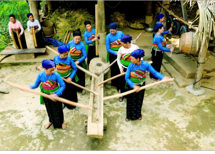 Hơn 200 hình ảnh tại triển lãm “Di sản văn hóa, du lịch các vùng Kinh Đô Việt Nam” - Anh 3