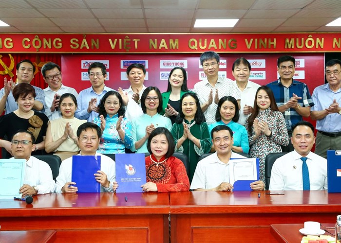 Thi đua xây dựng môi trường văn hóa trong cơ quan báo chí - Anh 4