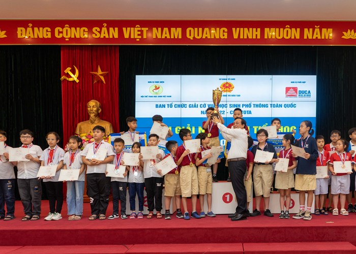 Trao giải Cờ vua học sinh phổ thông toàn quốc năm 2022 - Anh 1