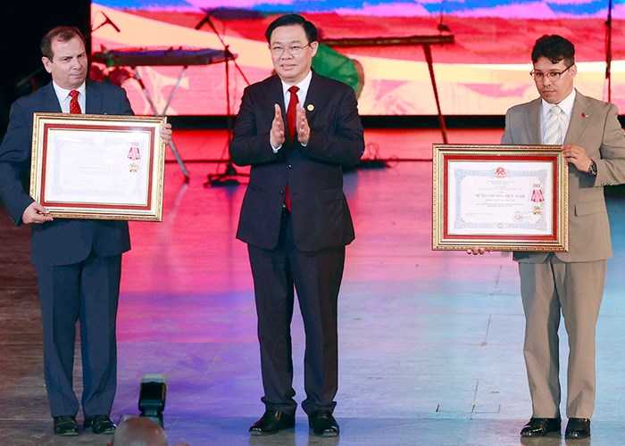 Chương trình nghệ thuật đặc biệt kỷ niệm 60 năm thành lập Ủy ban Cuba đoàn kết với miền Nam Việt Nam - Anh 1