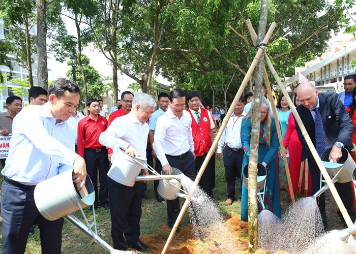 Chủ tịch nước Võ Văn Thưởng dự Lễ phát động Tháng nhân đạo năm 2023 tại Cần Thơ - Anh 5