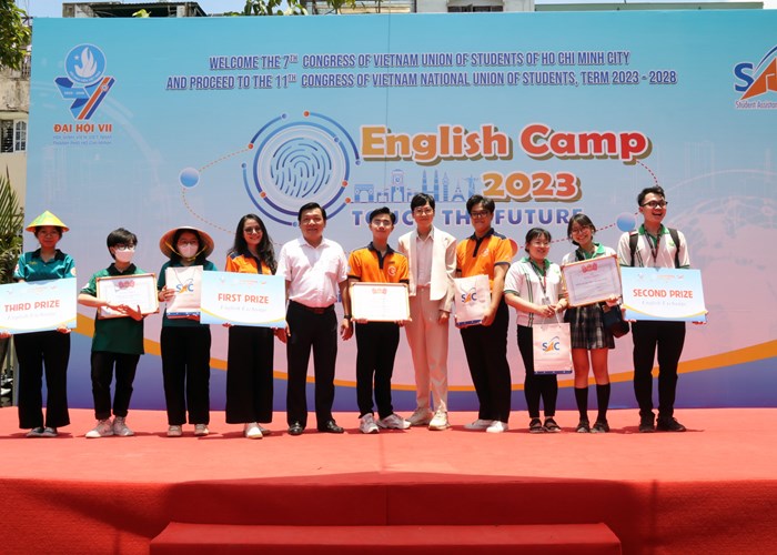 Ngày hội sinh viên với ngoại ngữ 2023 thu hút hơn 2.000 sinh viên tham gia - Anh 2