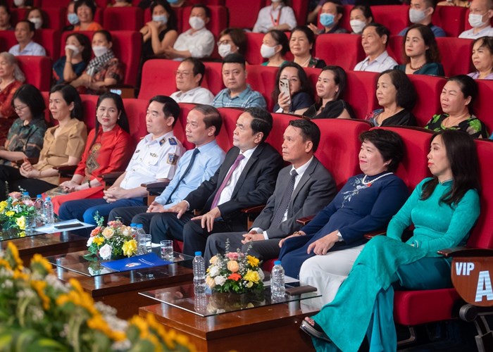 Chương trình giao lưu nghệ thuật Ngày vui thống nhất - Anh 1