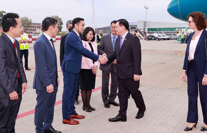 Chủ tịch Quốc hội Vương Đình Huệ bắt đầu thăm chính thức Cộng hòa Argentina - Anh 3