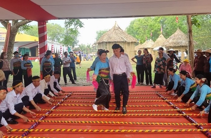 Tôn vinh Di sản văn hóa phi vật thể quốc gia Lễ hội đền thờ Lê Hoàn - Anh 1