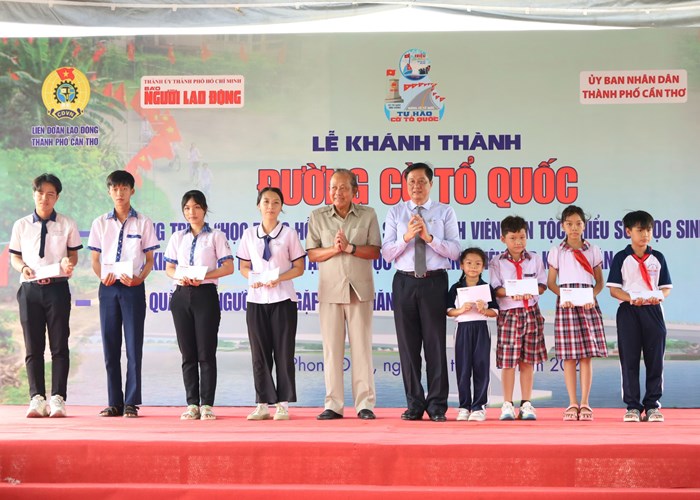 Khánh thành 
