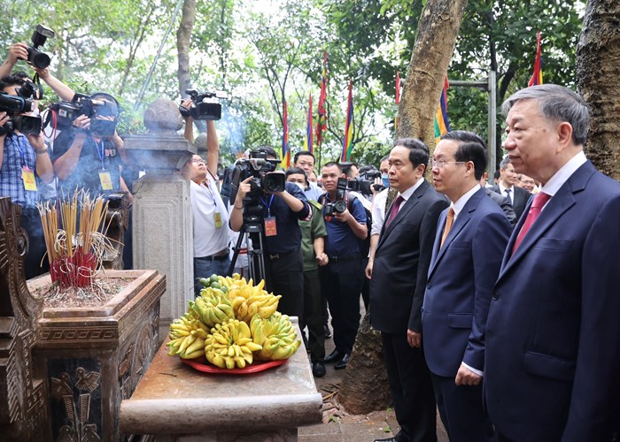 Chủ tịch nước Võ Văn Thưởng và lãnh đạo Đảng, Nhà nước thành kính dâng hương Giỗ Tổ Hùng Vương 2023 - Anh 7