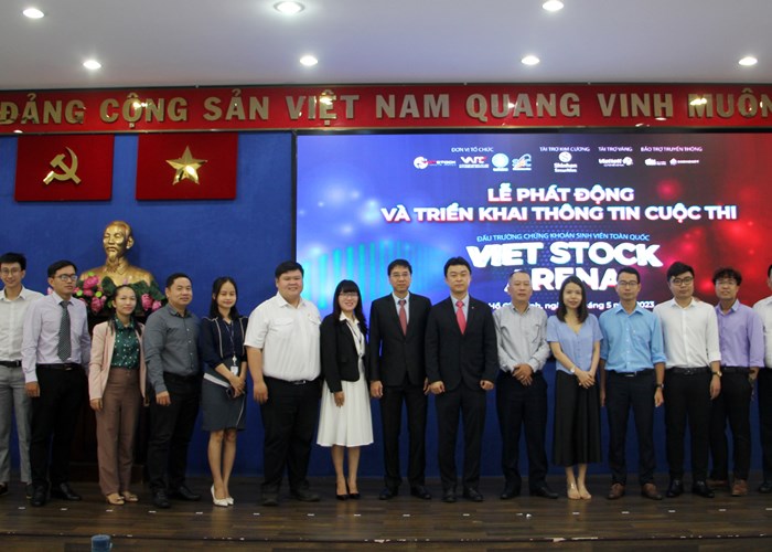 Lần đầu tiên tổ chức cuộc thi chứng khoán dành cho sinh viên toàn quốc - Anh 1