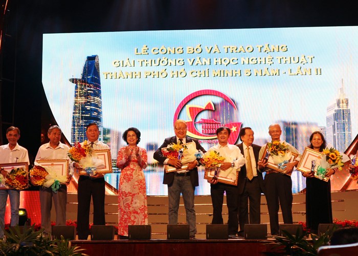 Xét tặng Giải thưởng Văn học nghệ thuật TP.HCM lần thứ ba - Anh 1