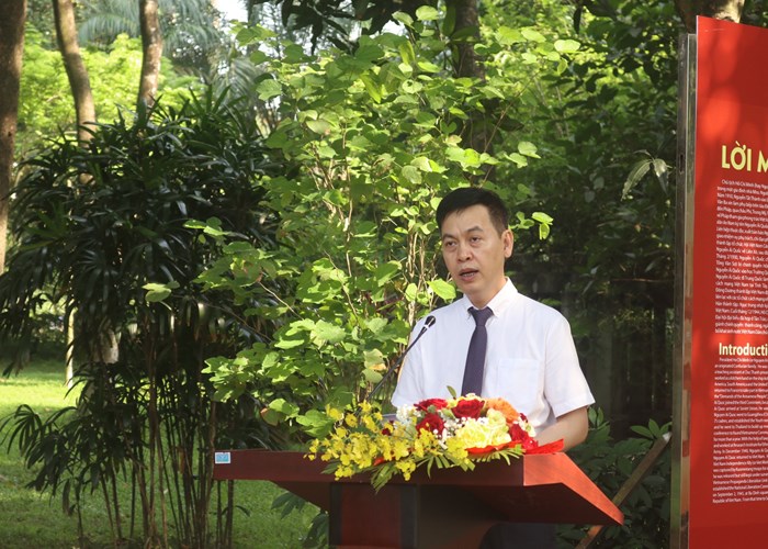 Triển lãm sưu tập chữ ký và bút tích của Chủ tịch Hồ Chí Minh giai đoạn 1945-1969 - Anh 4