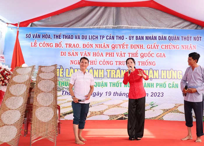 Cần Thơ: Trao Bằng công nhận nghề làm bánh tráng Thuận Hưng là Di sản văn hoá phi vật thể quốc gia - Anh 2