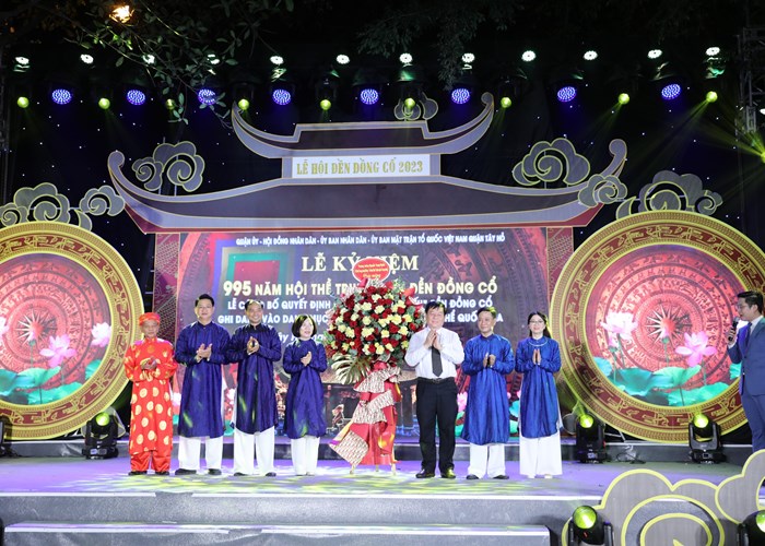 Hội thề Trung hiếu đền Đồng Cổ đón nhận Quyết định ghi danh là di sản văn hoá phi vật thể quốc gia - Anh 1