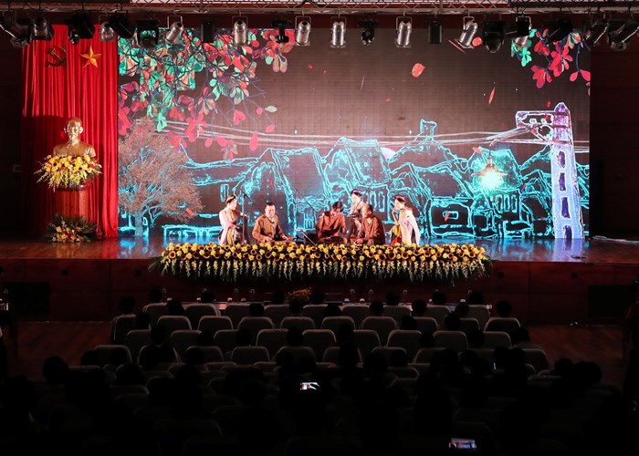 Xây dựng văn hoá, con người Hà Nội tạo động lực cho sự phát triển đất nước - Anh 9