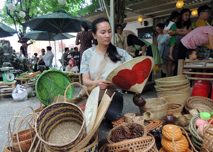 Phiên chợ “Hành động xanh”: Ý tưởng thiết thực vì môi trường - Anh 2