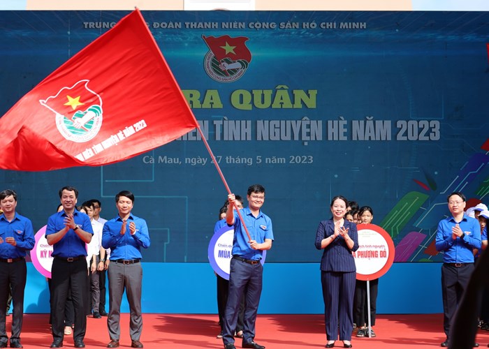 Trung ương Đoàn ra quân Chiến dịch Thanh niên tình nguyện hè - Anh 1
