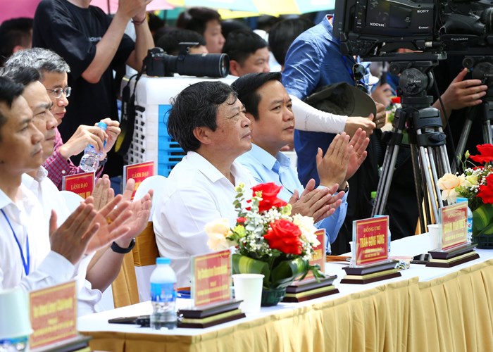 Đưa Ninh Bình trở thành một trong những điểm du lịch hấp dẫn nhất Việt Nam - Anh 2