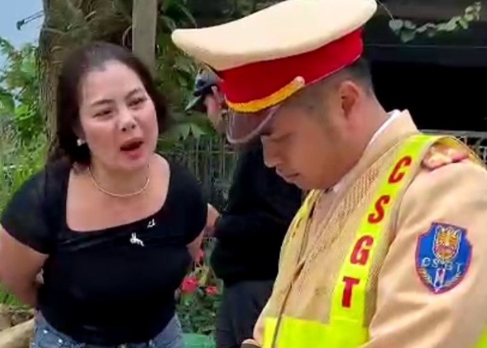 20 tháng tù cho người chửi bới, lăng mạ lực lượng CSGT - Anh 2
