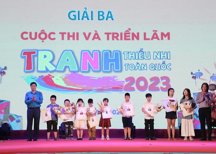 Trao giải thưởng cuộc thi và khai mạc triển lãm Tranh thiếu nhi toàn quốc năm 2023 - Anh 6