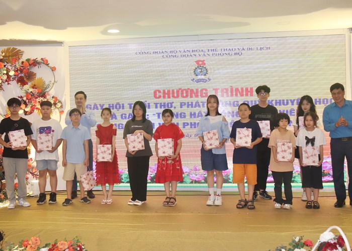Phát động Quỹ khuyến học Văn phòng Bộ VHTTDL - Anh 5