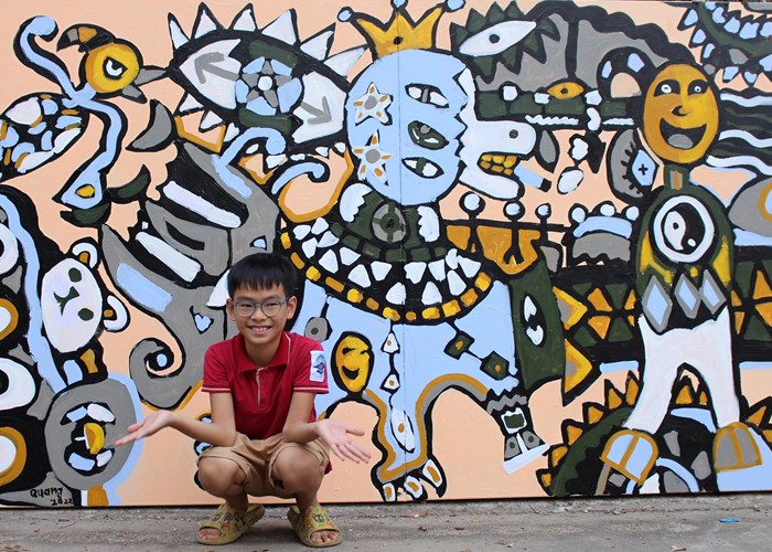 Họa sĩ nhí người dân tộc Tày gây bất ngờ với triển lãm “Những linh hồn ẩn giấu” - Anh 1