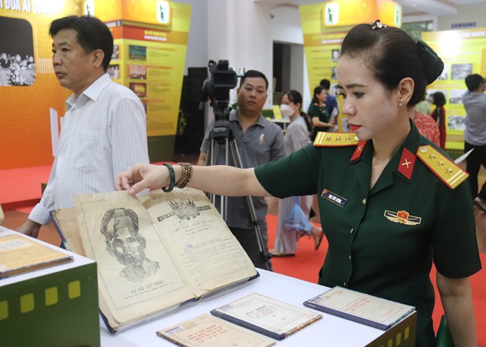 “Vang mãi Lời kêu gọi thi đua ái quốc” - Anh 6