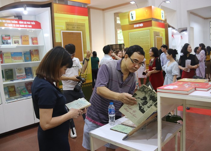 “Vang mãi Lời kêu gọi thi đua ái quốc” - Anh 5
