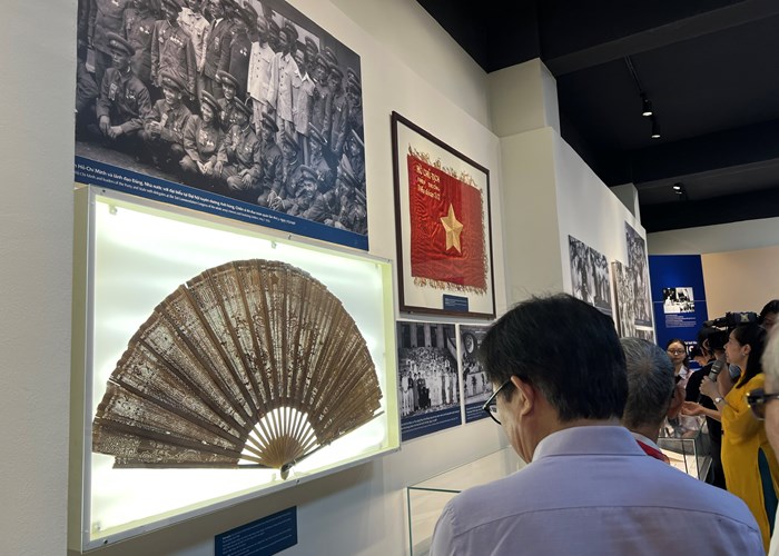 Khai mạc trưng bày chuyên đề 