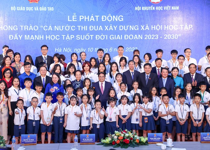 Thủ tướng phát động phong trào cả nước thi đua xây dựng xã hội học tập - Anh 2
