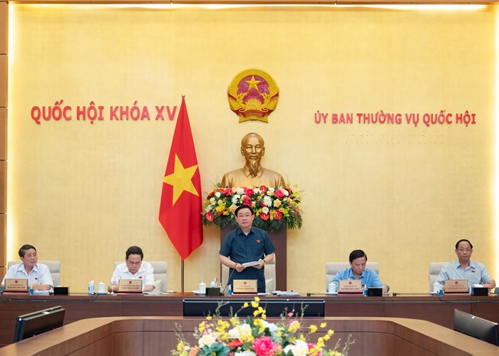 Uỷ ban Thường vụ Quốc hội sẽ cho ý kiến hai dự án luật liên quan đến xuất, nhập cảnh - Anh 1