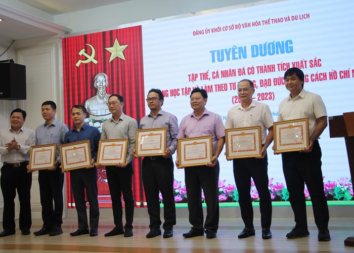 Đảng ủy khối cơ sở Bộ VHTTDL sơ kết giữa nhiệm kỳ thực hiện Nghị quyết Đại hội Đảng bộ khối lần thứ X - Anh 4
