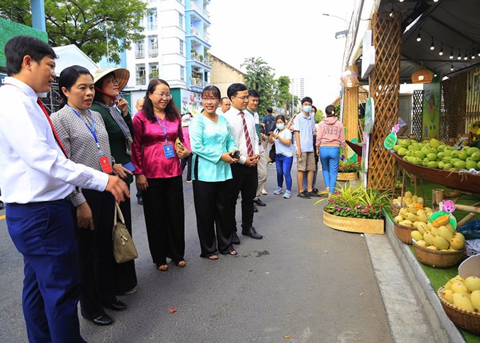 TP.HCM: Khai mạc Tuần lễ trái cây “Trên bến dưới thuyền” - Anh 3